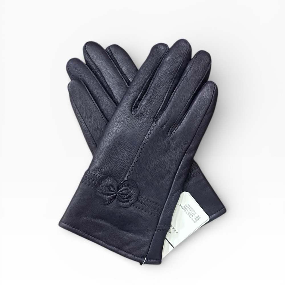W.L.M. Women’s Leather Lined Gloves Bow Detail Purple NWT